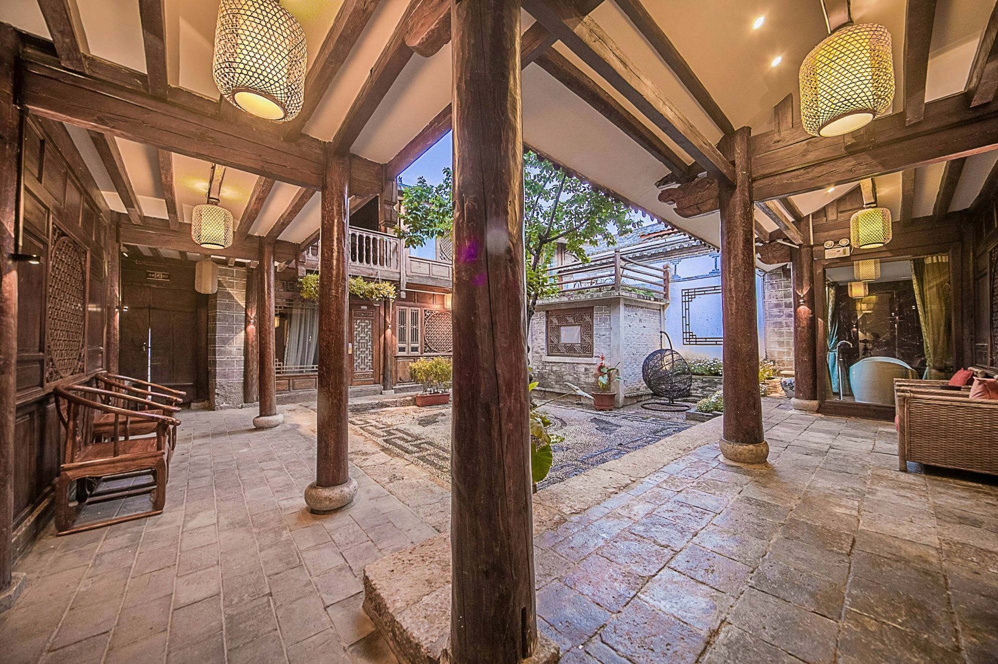 Lijiang Half Moon Bay Inn Екстериор снимка