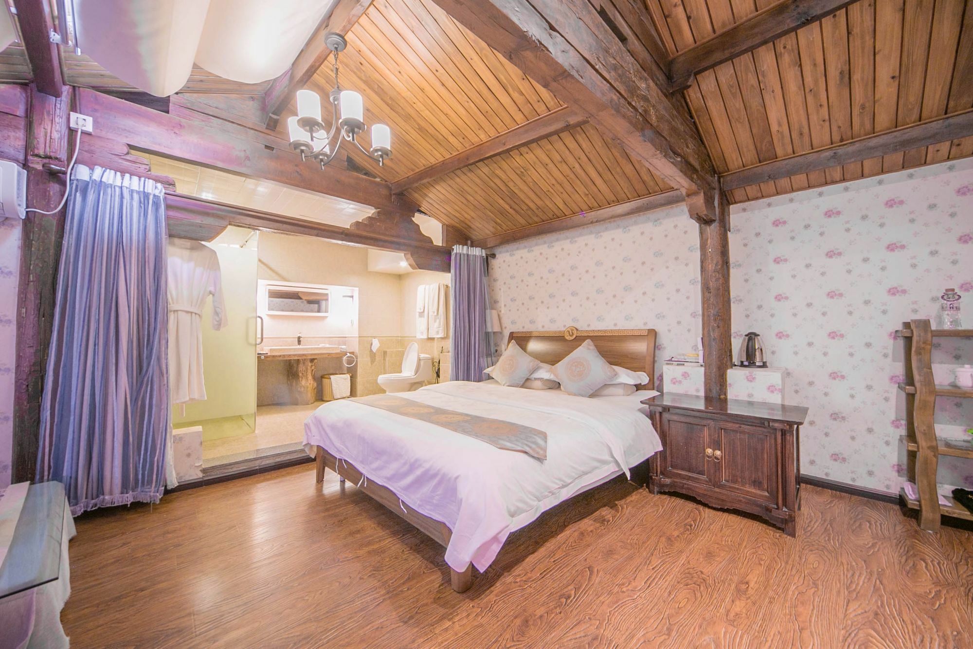 Lijiang Half Moon Bay Inn Екстериор снимка