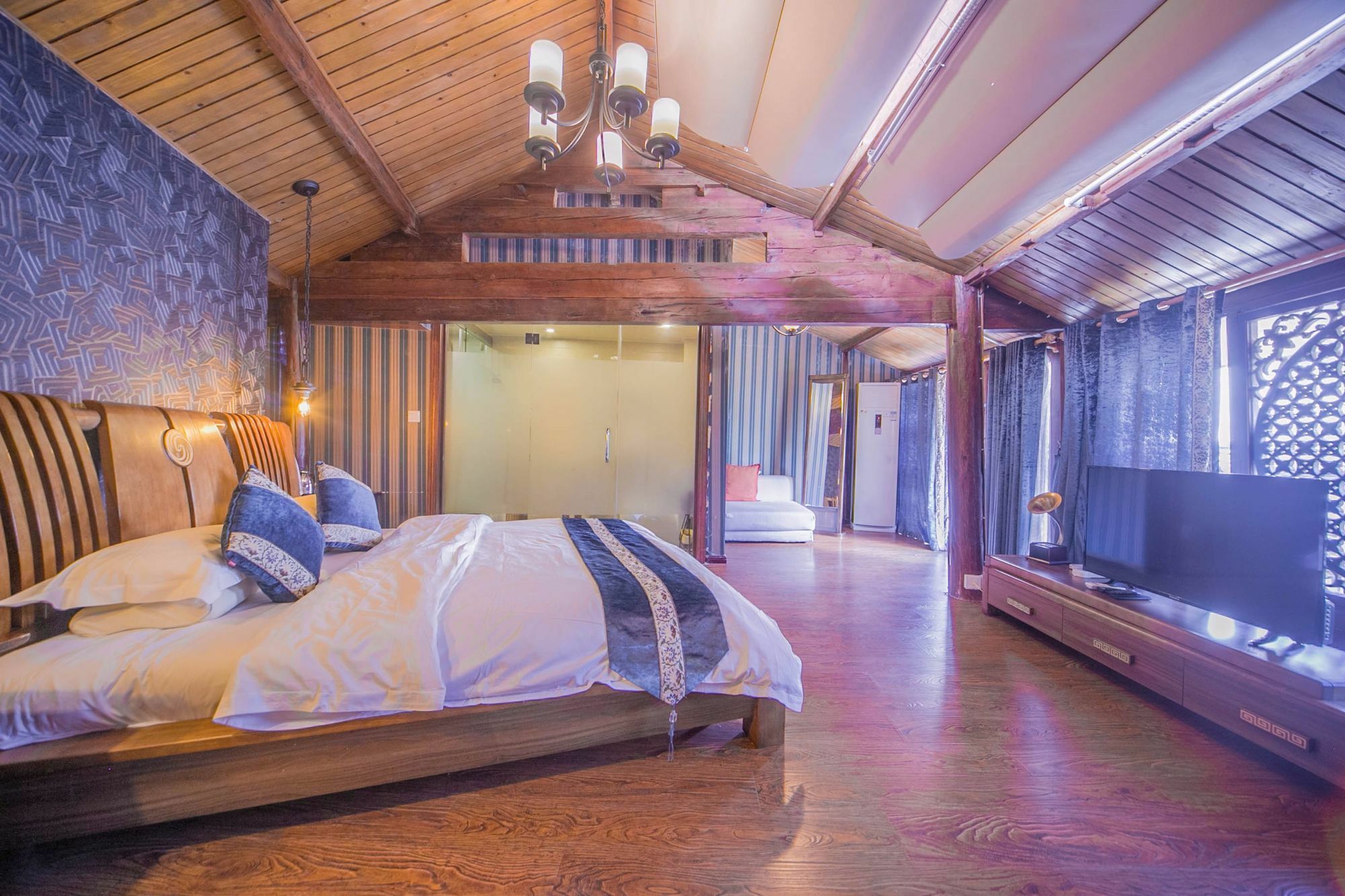 Lijiang Half Moon Bay Inn Екстериор снимка