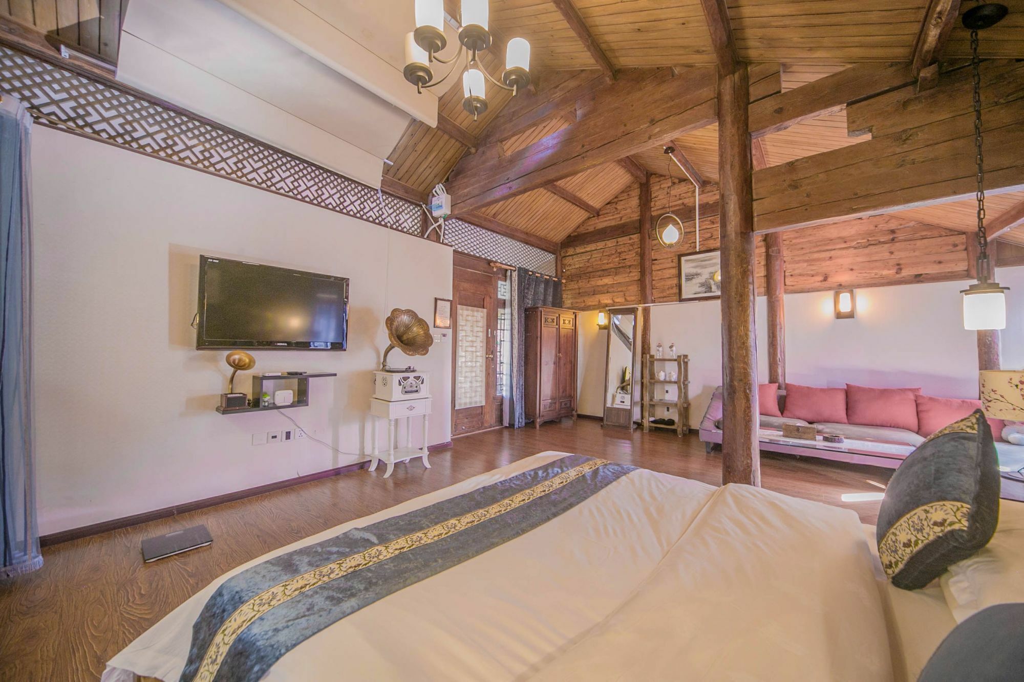 Lijiang Half Moon Bay Inn Екстериор снимка