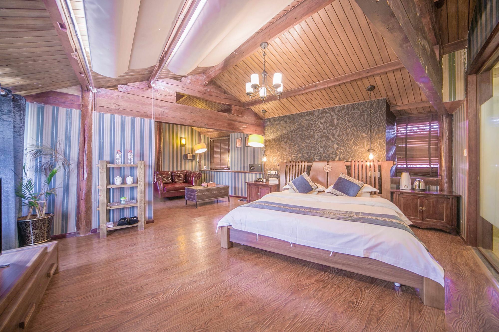 Lijiang Half Moon Bay Inn Екстериор снимка